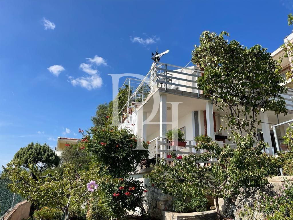 Коттедж в Ratac в Баре, Черногория, 172м2 - стоимость 240&nbsp;000€ - Ref: 71181 фото 1