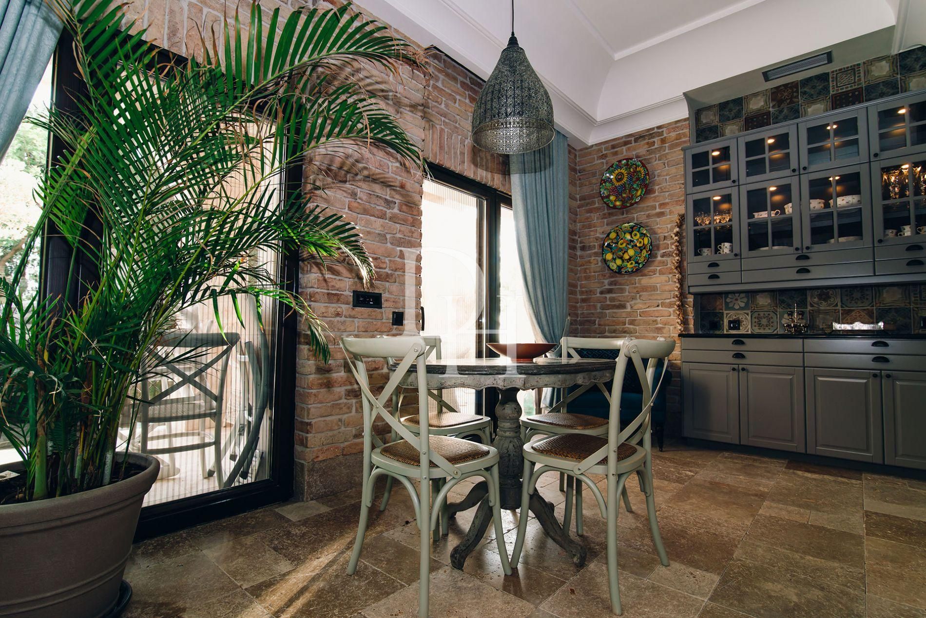 Вилла в Rezhevichi в Будве, Черногория, 550м2 - стоимость 3&nbsp;500&nbsp;000€ - Ref: 71170 фото 9