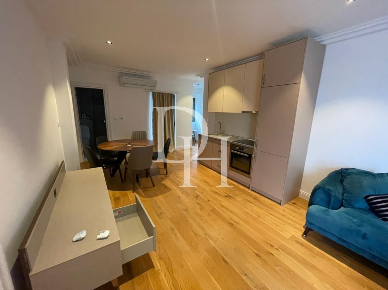 Apartments in Sveti Stefan in Budva, Montenegro, 70m2 - for 200&nbsp;000€ - Ref: 71154 photo 3