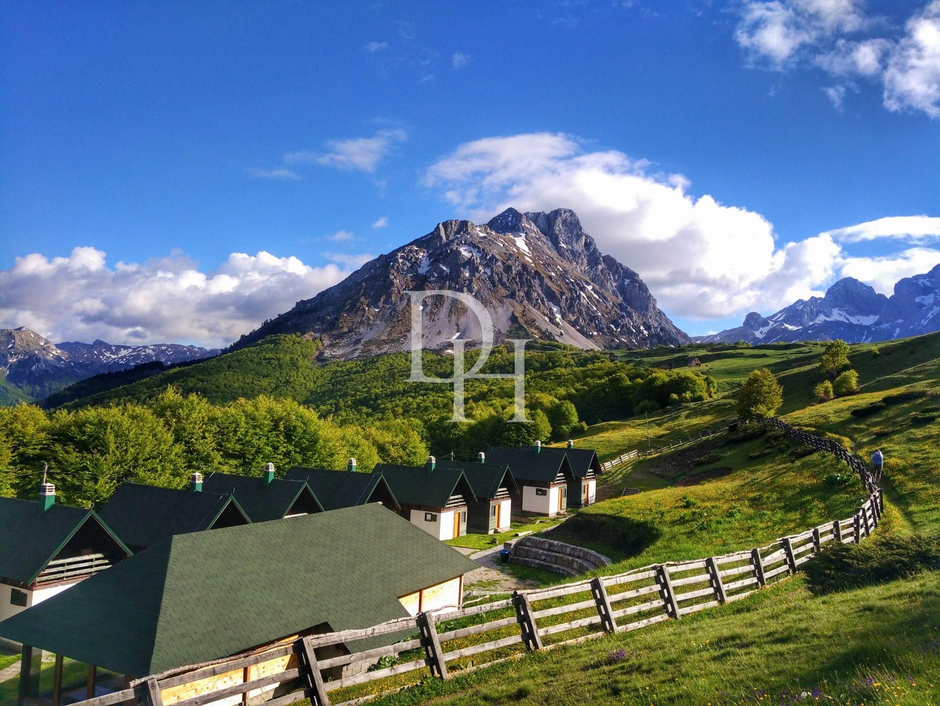 Участок в Жабляке, Черногория, 1 136м2 - стоимость 124&nbsp;960€ - Ref: 71072 фото 1