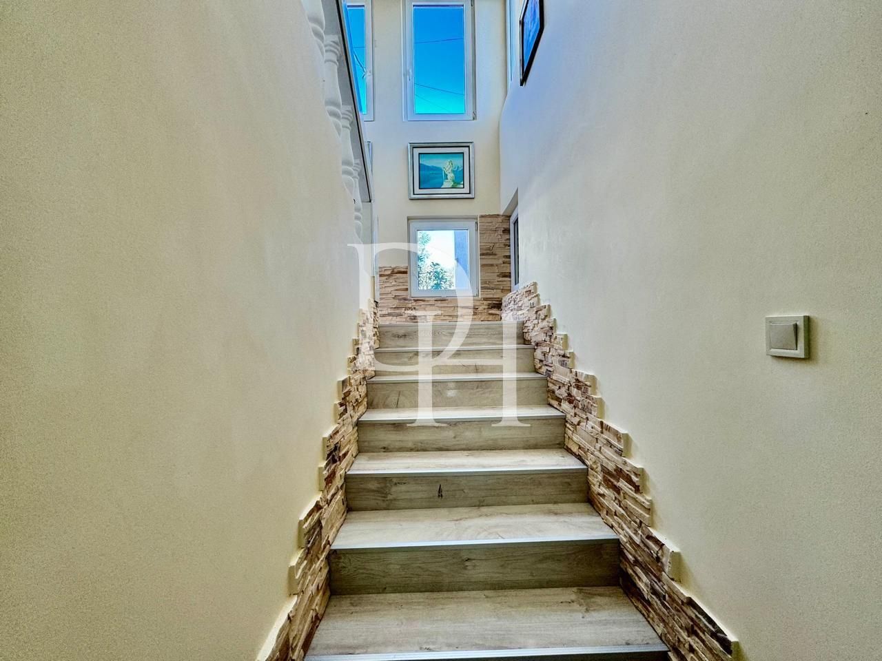 Domek w Barze, Czarnogóra, 450m2 - koszt 450&nbsp;000€ - Ref: 72104 zdjęcia 13