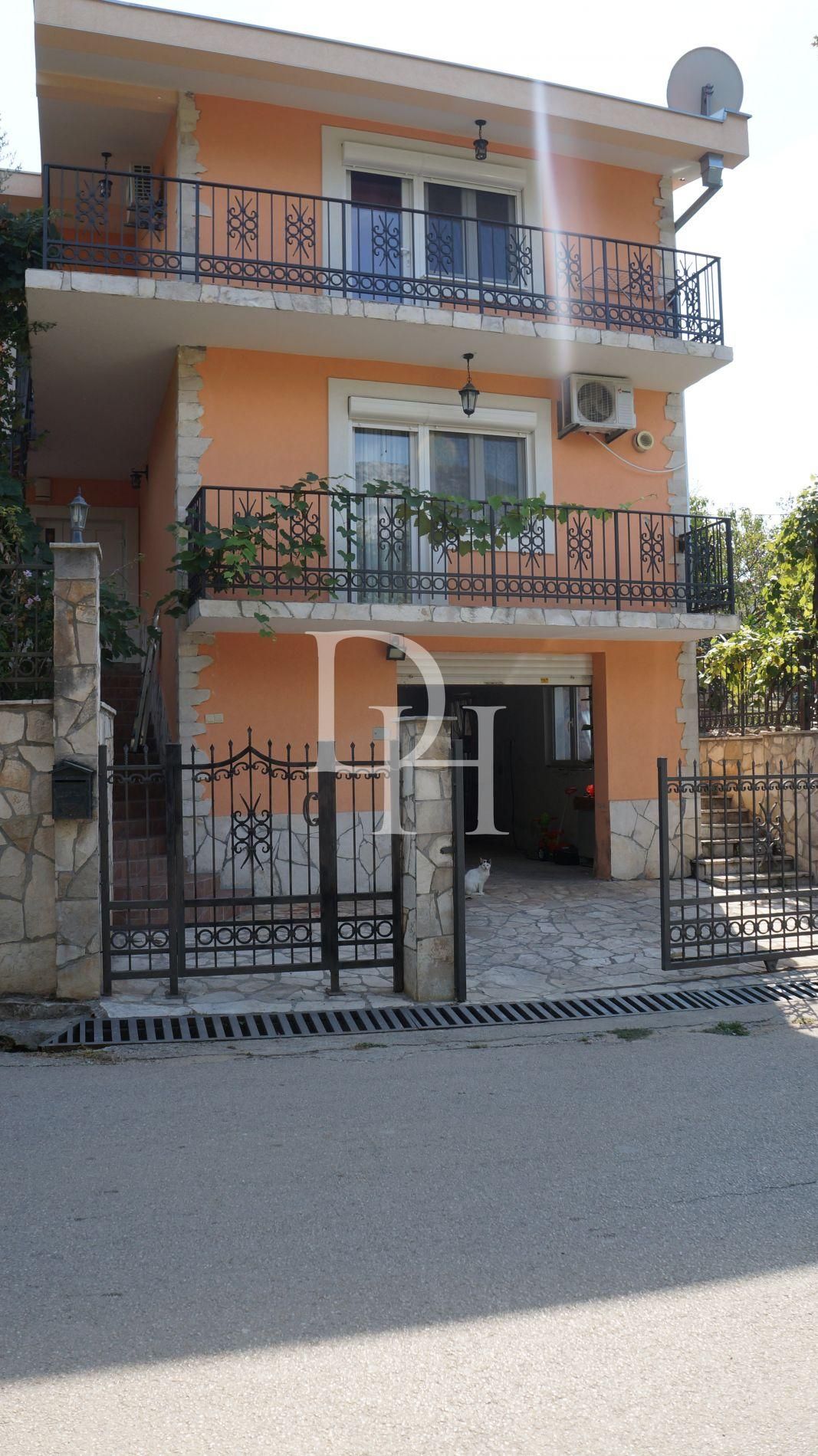 Таунхаус в Баре, Черногория, 210м2 - стоимость 350&nbsp;000€ - Ref: 72095 фото 2