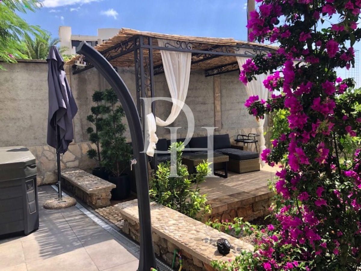 Cottage in Budva, Montenegro, 360m2 - for 480&nbsp;000€ - Ref: 72092 photo 5