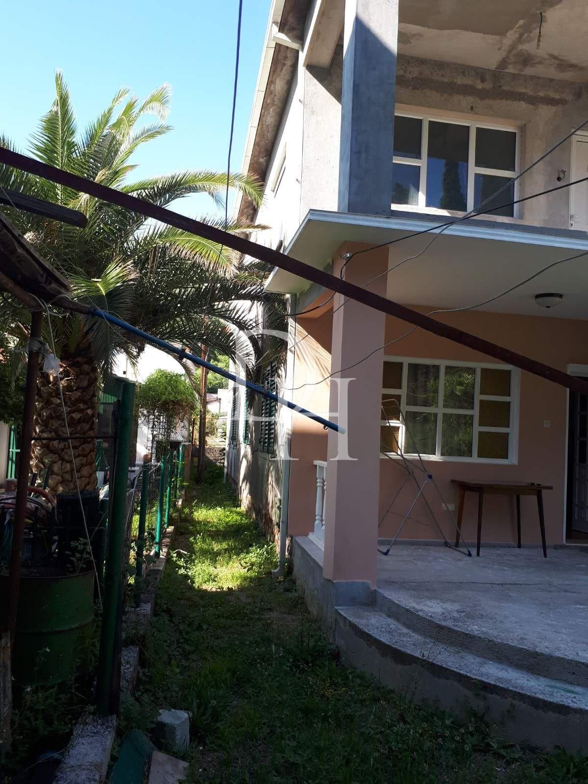 Коттедж в Тивате, Черногория, 208м2 - стоимость 330&nbsp;000€ - Ref: 72019 фото 4