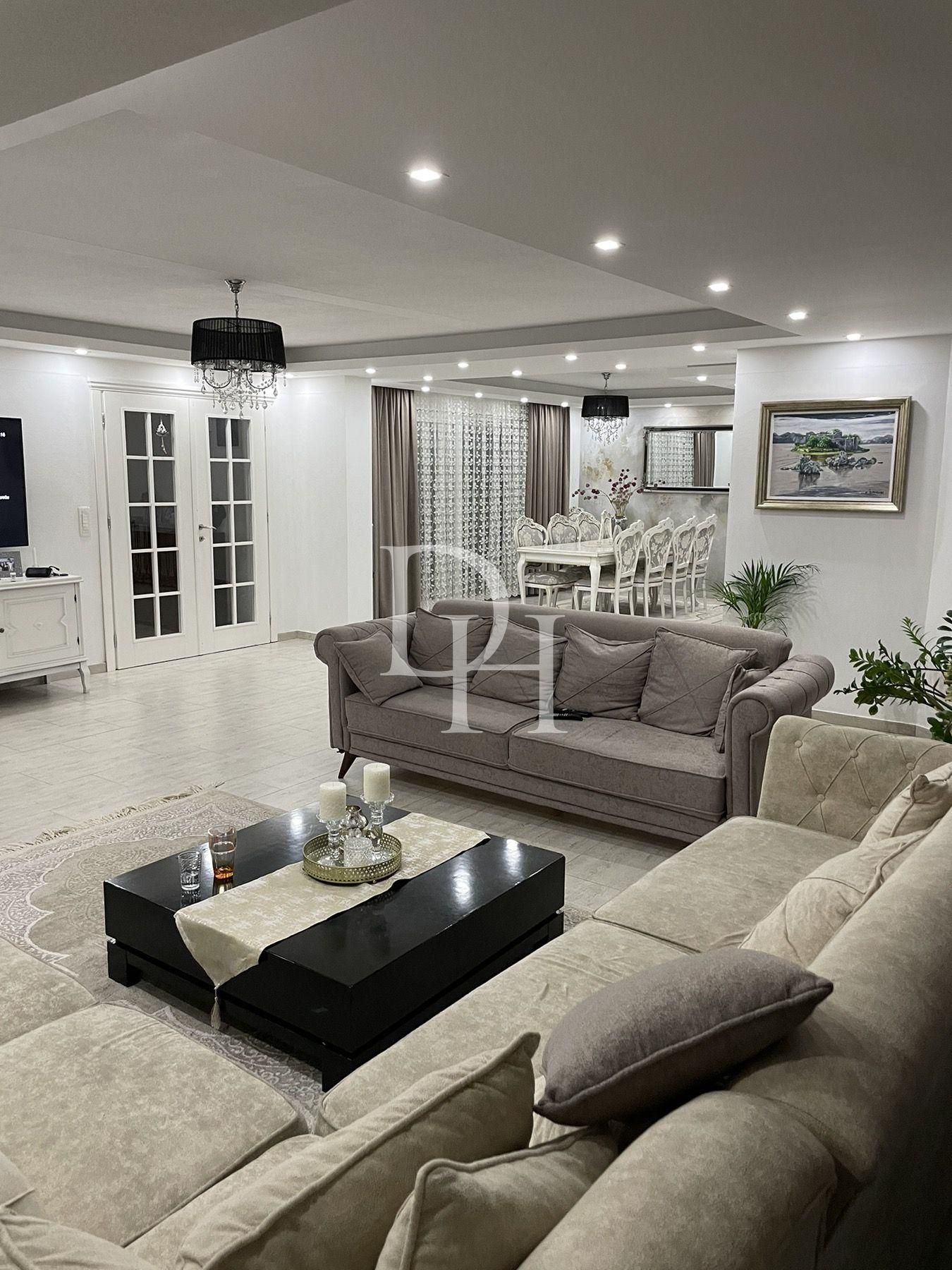 Villa in Bar, Montenegro, 539m2 - for 950&nbsp;000€ - Ref: 72014 photo 1