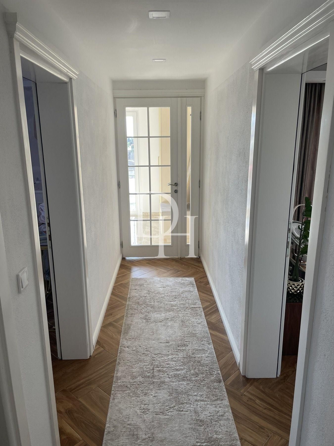 Villa in Bar, Montenegro, 539m2 - for 950&nbsp;000€ - Ref: 72014 photo 4