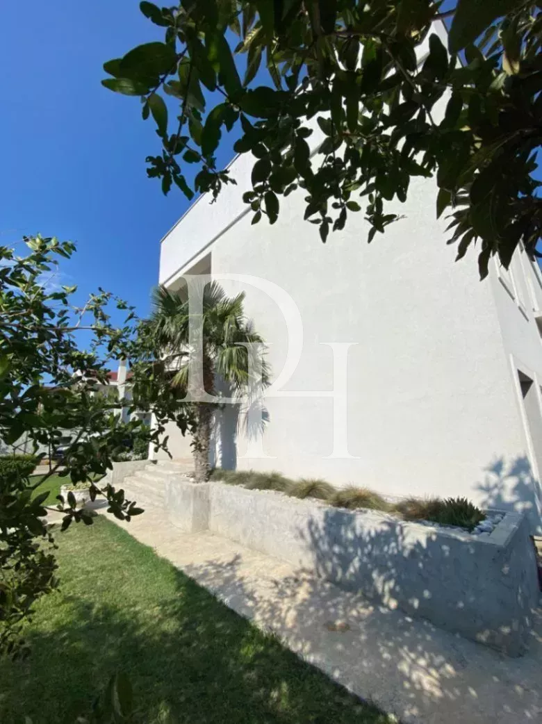 Коттедж в Подгорице, Черногория, 340м2 - стоимость 290&nbsp;000€ - Ref: 72008 фото 3