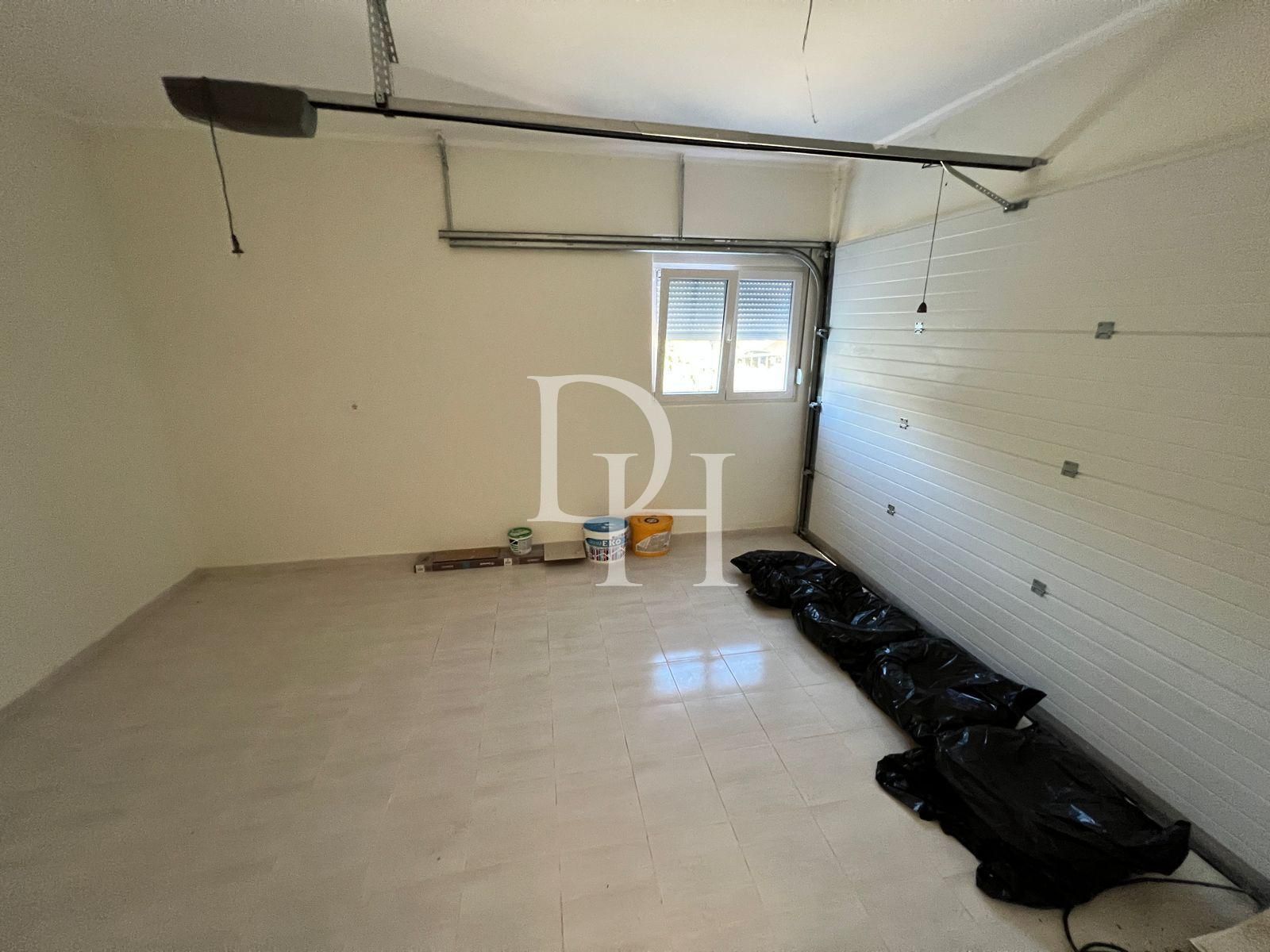 Villa in Bar, Montenegro, 325m2 - for 265&nbsp;000€ - Ref: 71951 photo 16