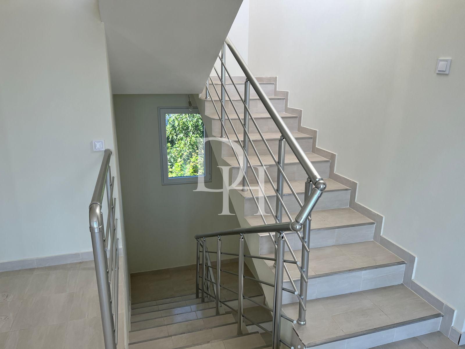 Villa in Bar, Montenegro, 325m2 - for 265&nbsp;000€ - Ref: 71951 photo 31