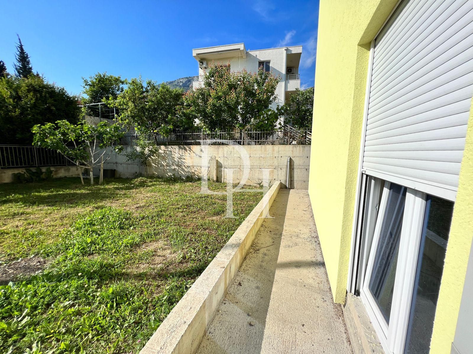 Villa in Bar, Montenegro, 325m2 - for 265&nbsp;000€ - Ref: 71951 photo 4