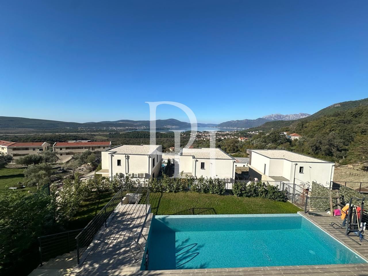 Вилла в Тивате, Черногория, 200м2 - стоимость 749&nbsp;000€ - Ref: 71939 фото 19