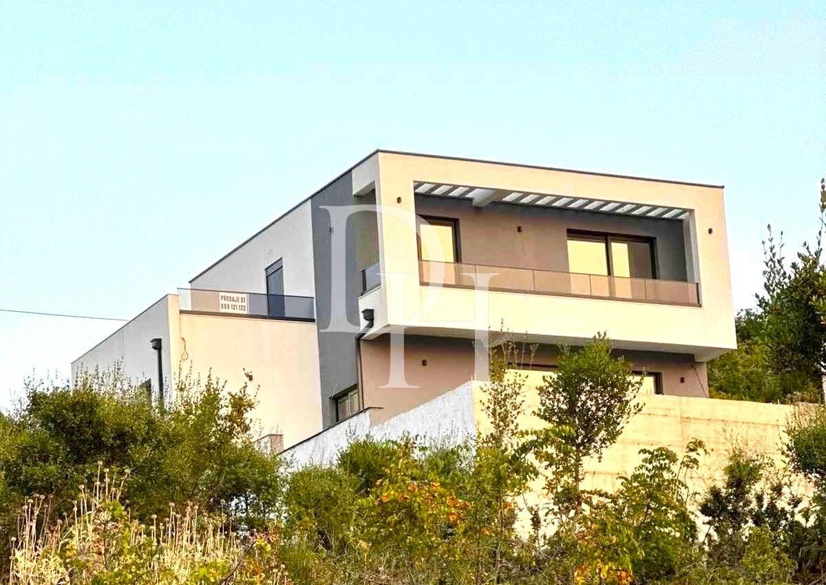 Вилла в Баре, Черногория, 220м2 - стоимость 315&nbsp;000€ - Ref: 71853 фото 1