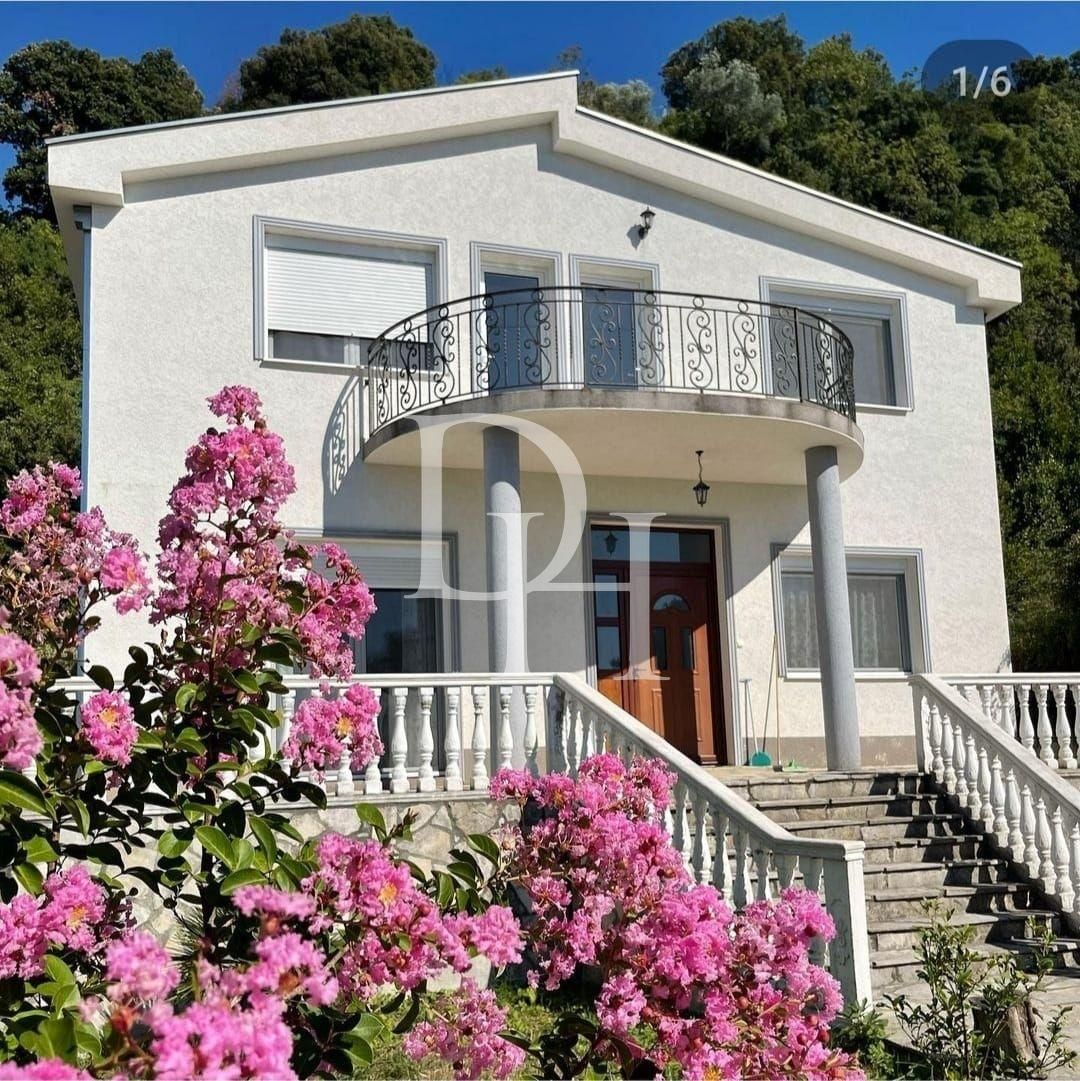 Вилла в Баре, Черногория, 240м2 - стоимость 290&nbsp;000€ - Ref: 71846 фото 1