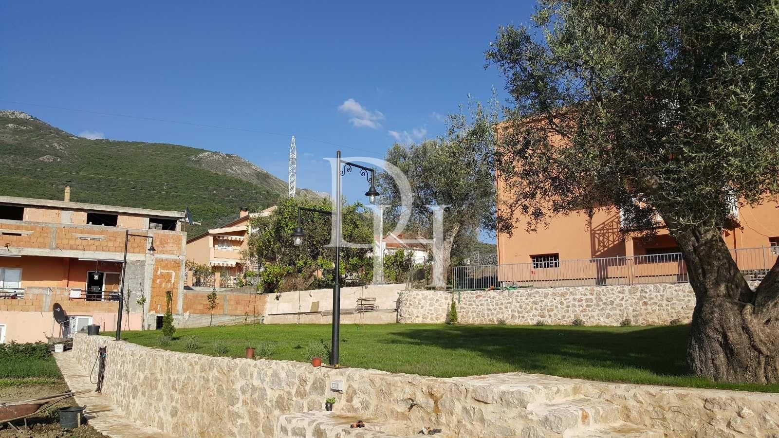 Вилла в Баре, Черногория, 220м2 - стоимость 420&nbsp;000€ - Ref: 71579 фото 1