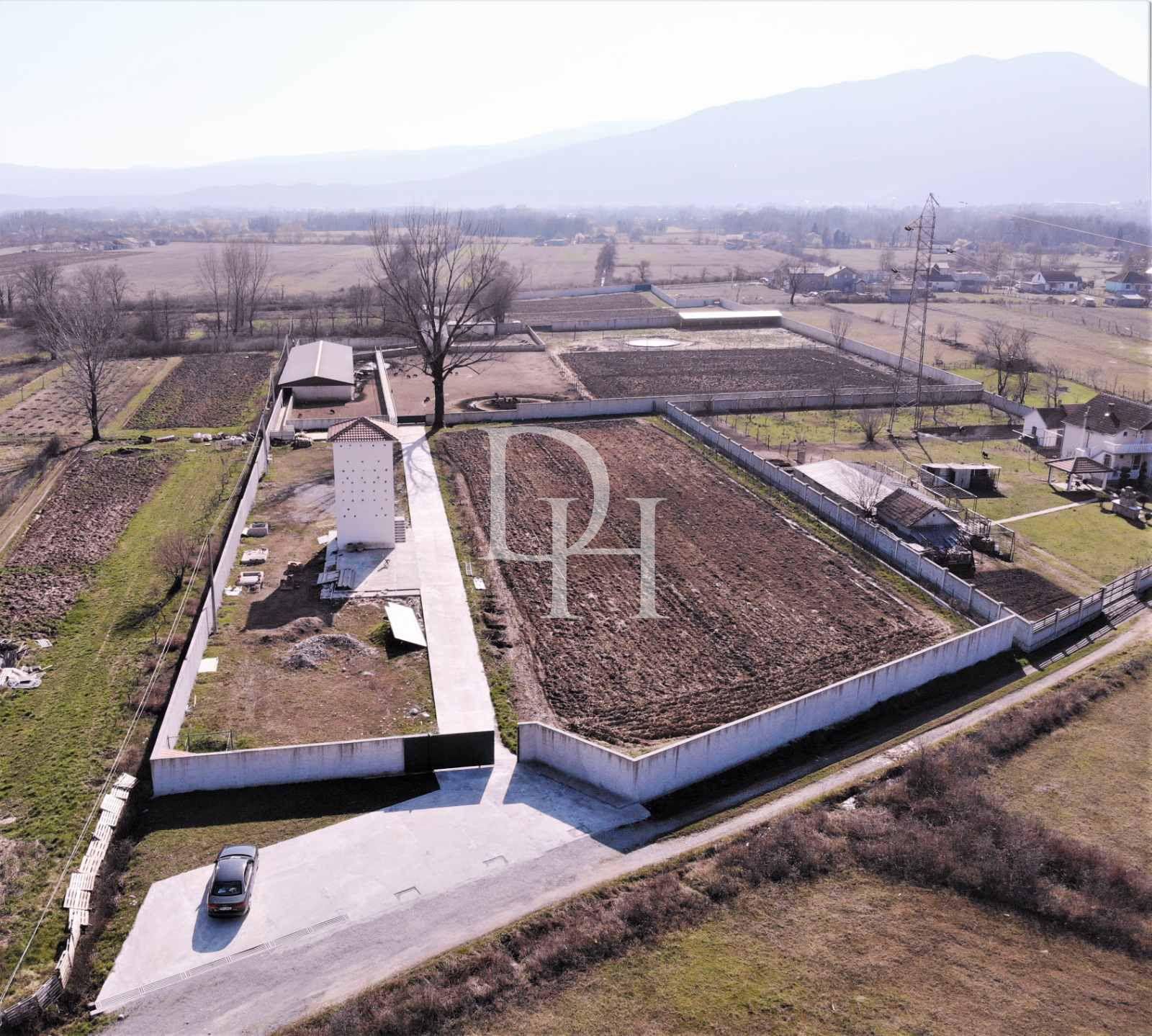 Bussiness in Danilovgrad, Montenegro, 1 000m2 - for 850&nbsp;000€ - Ref: 71346 photo 3