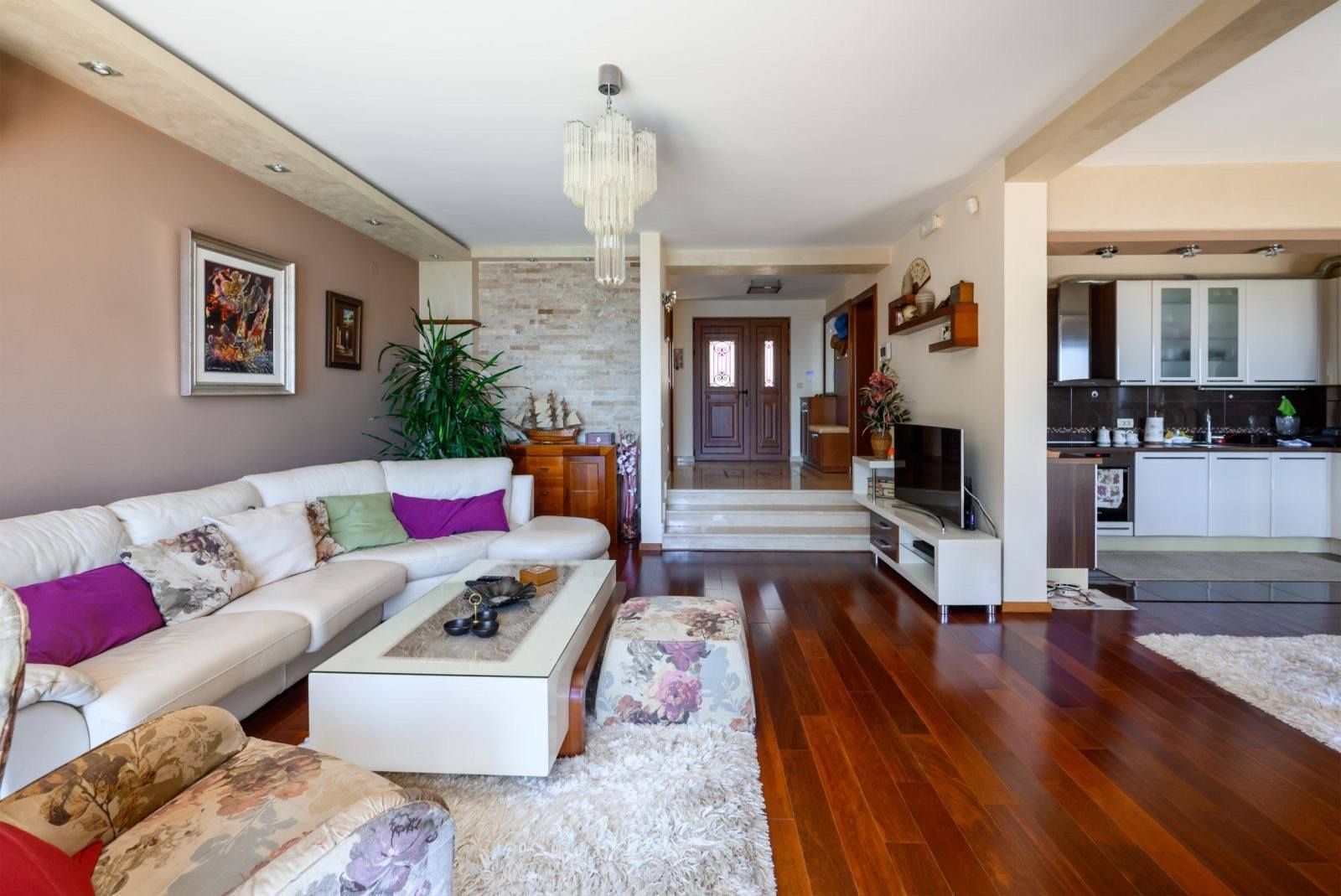 Villa in Bar, Montenegro, 252m2 - for 550&nbsp;000€ - Ref: 72245 photo 13