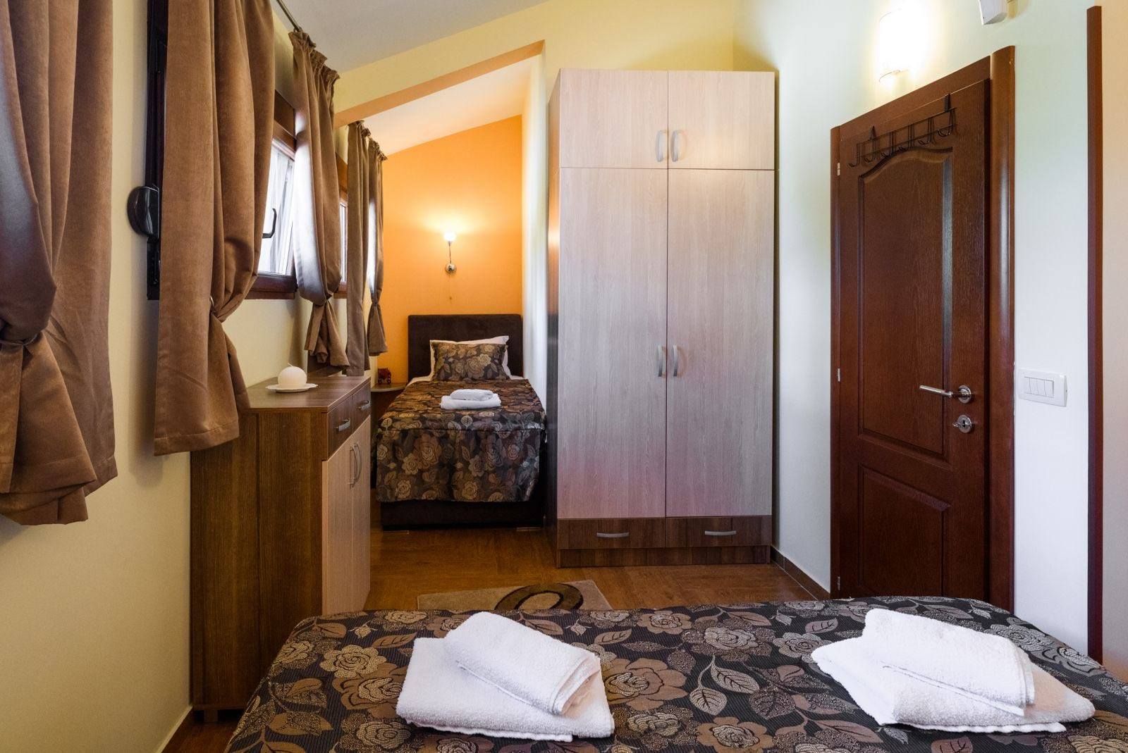 Villa in Bar, Montenegro, 252m2 - for 550&nbsp;000€ - Ref: 72245 photo 4