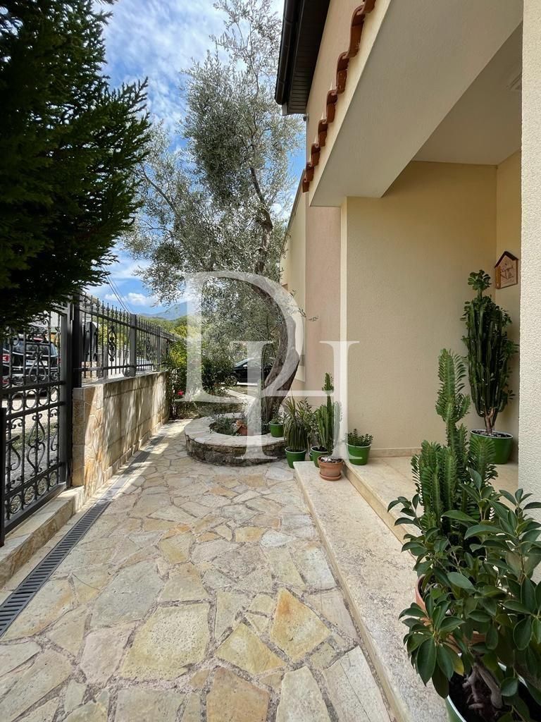 Villa in Bar, Montenegro, 345m2 - for 450&nbsp;000€ - Ref: 72217 photo 4