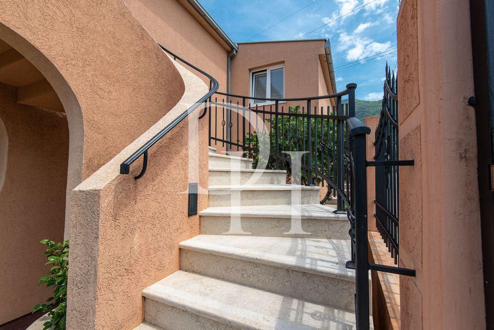 Villa in Bar, Montenegro, 292m2 - for 470&nbsp;000€ - Ref: 72208 photo 3