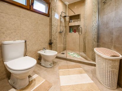 Villa in Bar, Montenegro, 252m2 - for 550&nbsp;000€ - Ref: 72245 photo 6