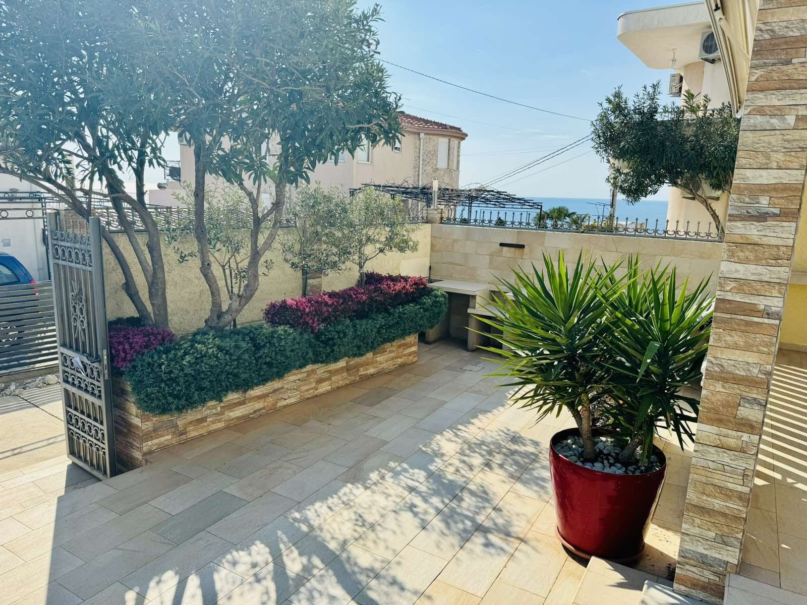 Вилла в Баре, Черногория, 225м2 - стоимость 340&nbsp;000€ - Ref: 72279 фото 1