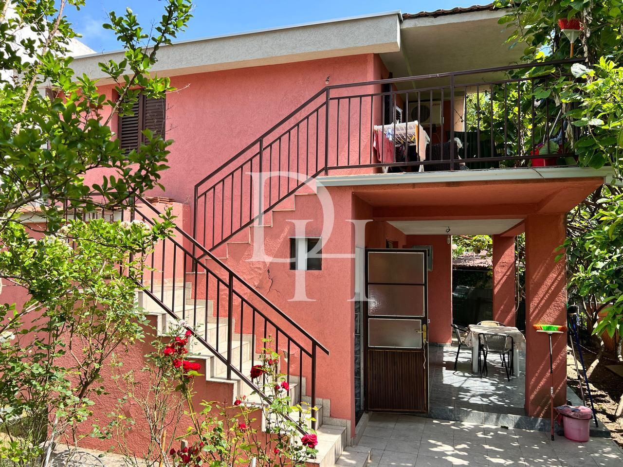 Cottage in Budva, Montenegro, 140m2 - for 150&nbsp;000€ - Ref: 72333 photo 1