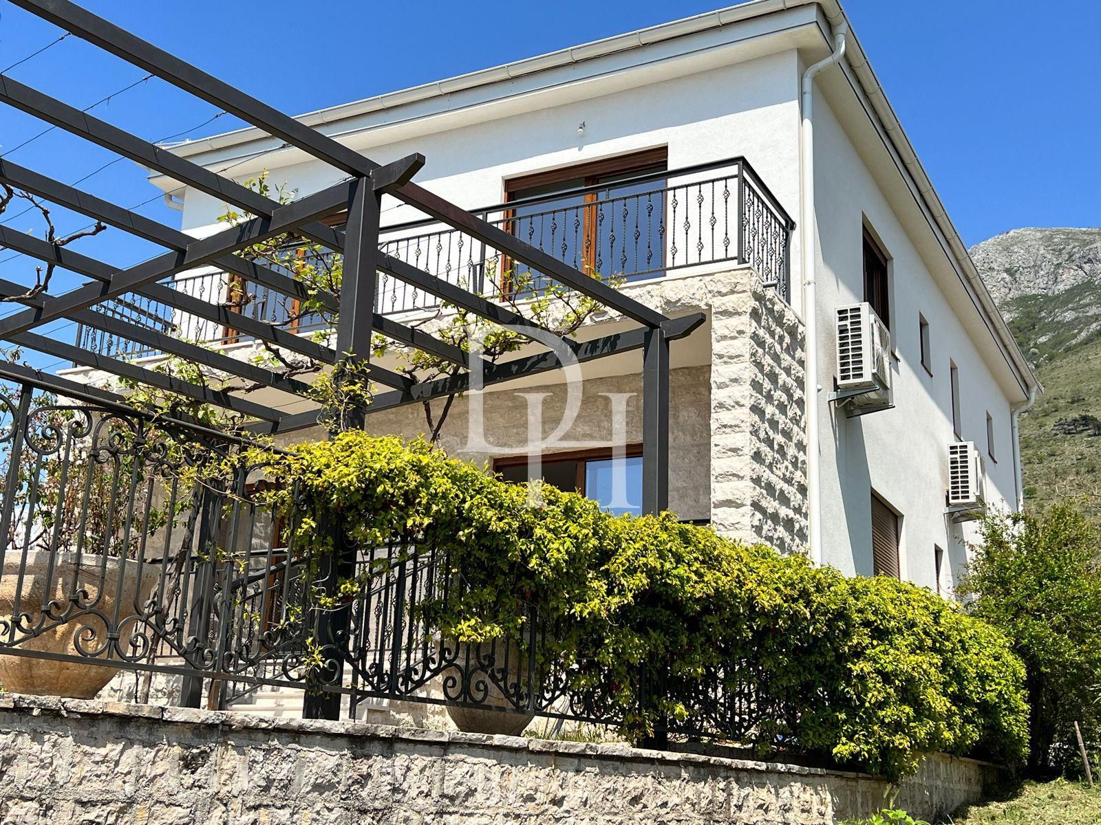 Villa in Rezhevichi in Budva, Montenegro, 180m2 - for 460&nbsp;000€ - Ref: 72328 photo 2