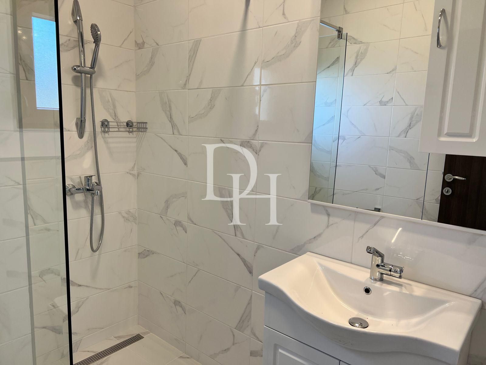 Villa in Rezhevichi in Budva, Montenegro, 180m2 - for 460&nbsp;000€ - Ref: 72328 photo 20