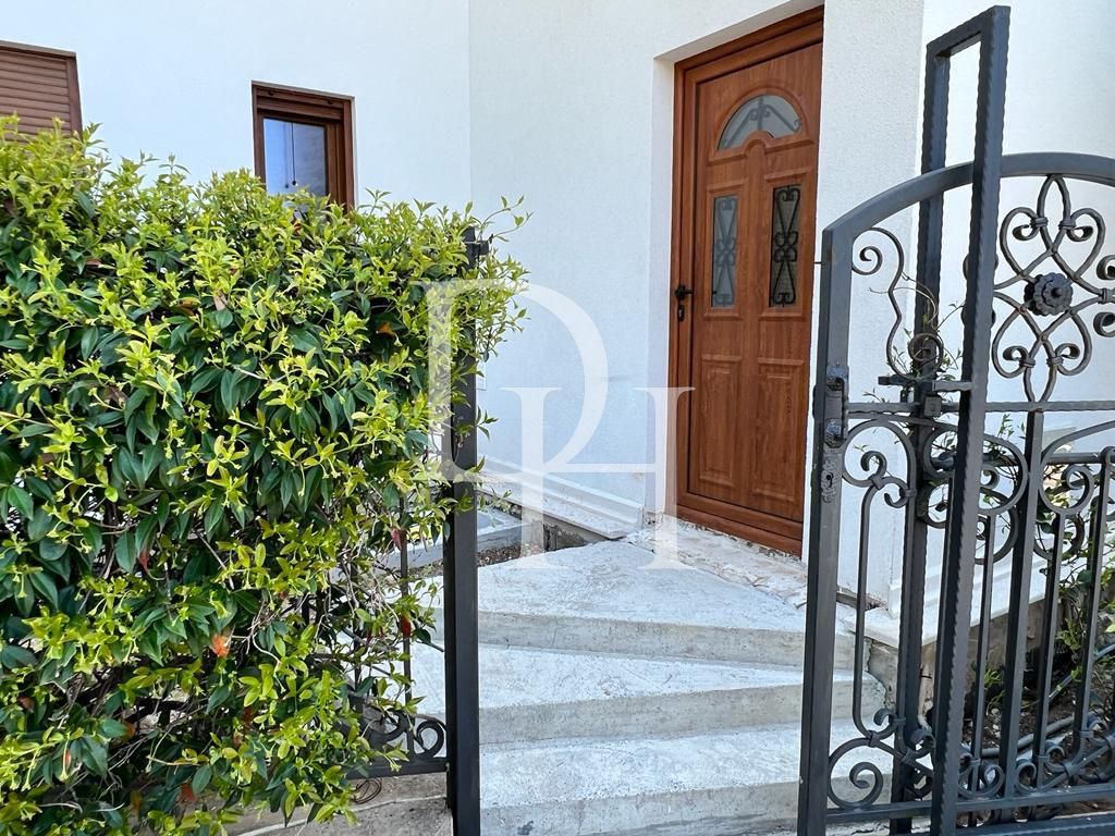 Villa in Rezhevichi in Budva, Montenegro, 180m2 - for 460&nbsp;000€ - Ref: 72328 photo 32