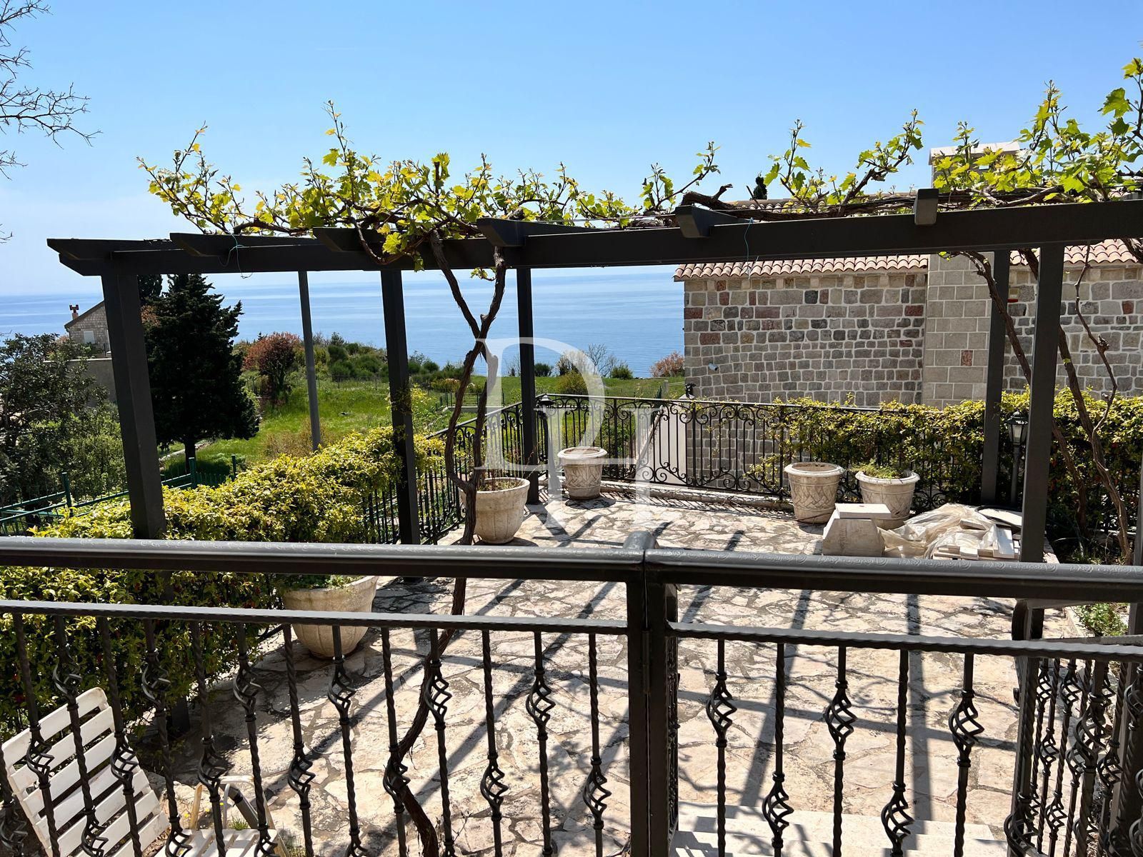 Villa in Rezhevichi in Budva, Montenegro, 180m2 - for 460&nbsp;000€ - Ref: 72328 photo 4