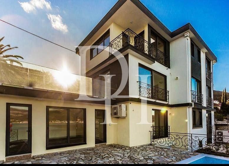 Вилла в Lushtica в Герцег-Нови, Черногория, 420м2 - стоимость 1&nbsp;630&nbsp;000€ - Ref: 72367 фото 1