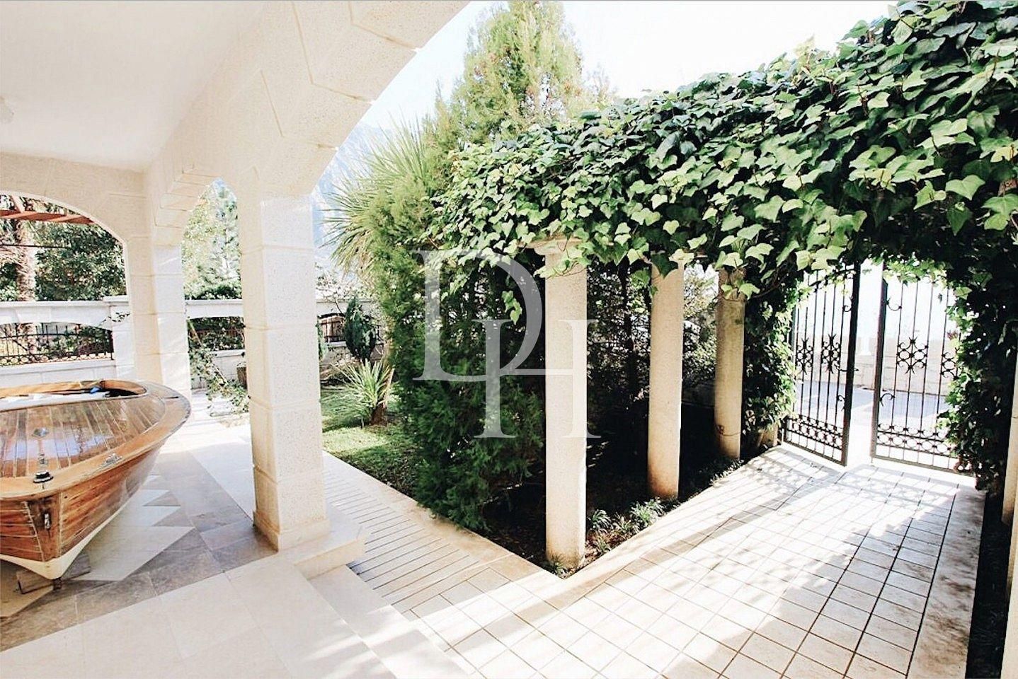 Вілла у Которі, Чорногорія, 478м2 - вартість 2&nbsp;200&nbsp;000€ - Ref: 72366 фото 8