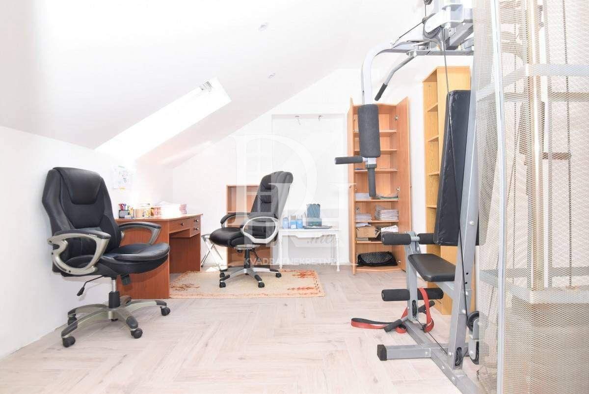 Коттедж в Подгорице, Черногория, 350м2 - стоимость 235&nbsp;000€ - Ref: 72385 фото 3