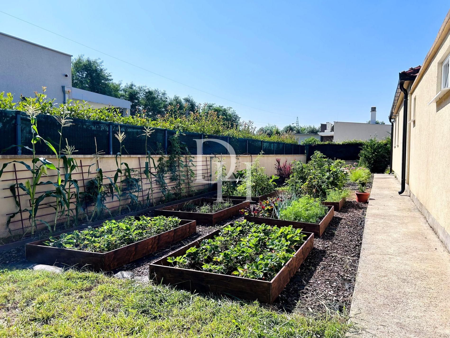 Willa w Podgoricy, Czarnogóra, 150m2 - koszt 260&nbsp;000€ - Ref: 72419 zdjęcia 3