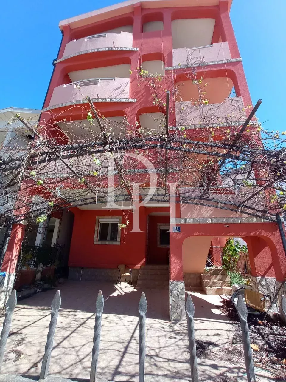 Отель в Добра воде, Черногория, 320м2 - стоимость 267&nbsp;750€ - Ref: 72433 фото 1