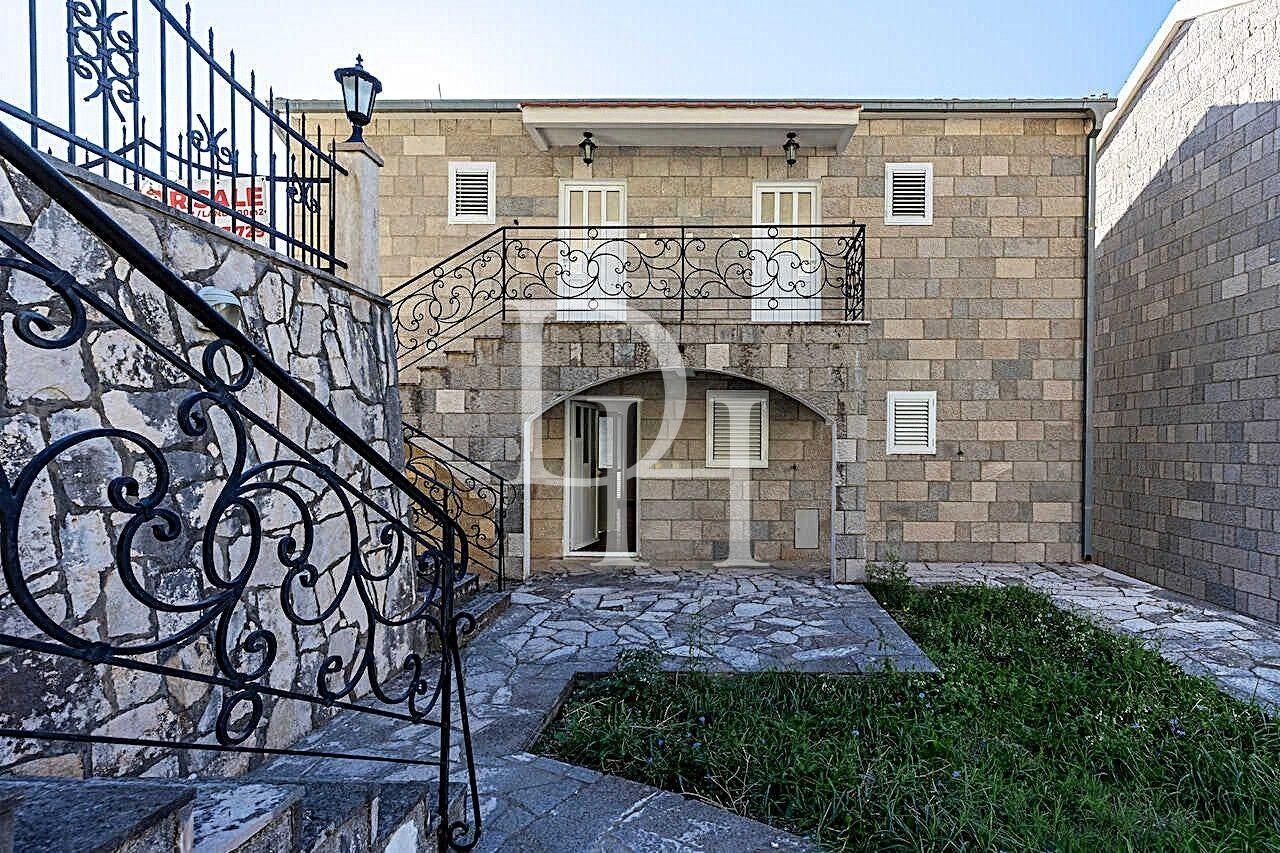 Вилла в Будве, Черногория, 249м2 - стоимость 330&nbsp;000€ - Ref: 72449 фото 1