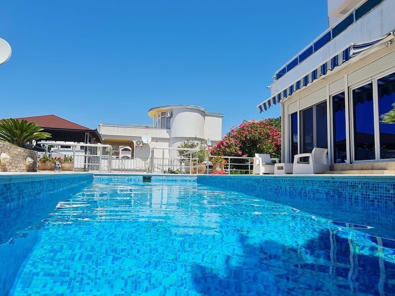 Вилла в Утехе, Черногория, 250м2 - стоимость 350&nbsp;000€ - Ref: 72471 фото 1