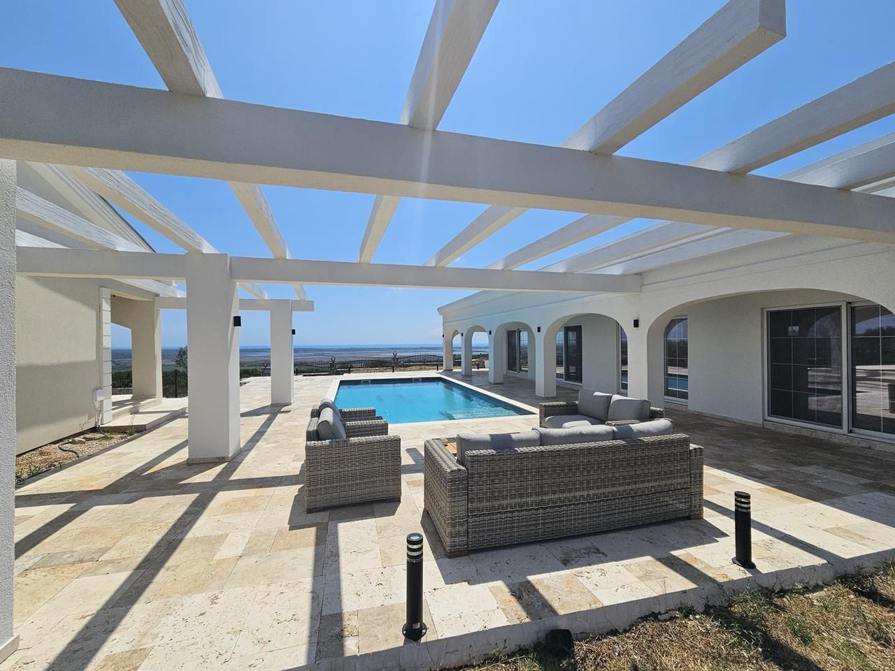 Villa in Dobra Voda, Montenegro, 1 320m2 - for 1&nbsp;350&nbsp;000€ - Ref: 72514 photo 3