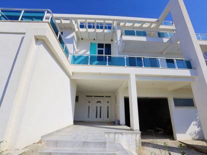 Villa in Dobra Voda, Montenegro, 413m2 - for 500&nbsp;000€ - Ref: 72531 photo 3