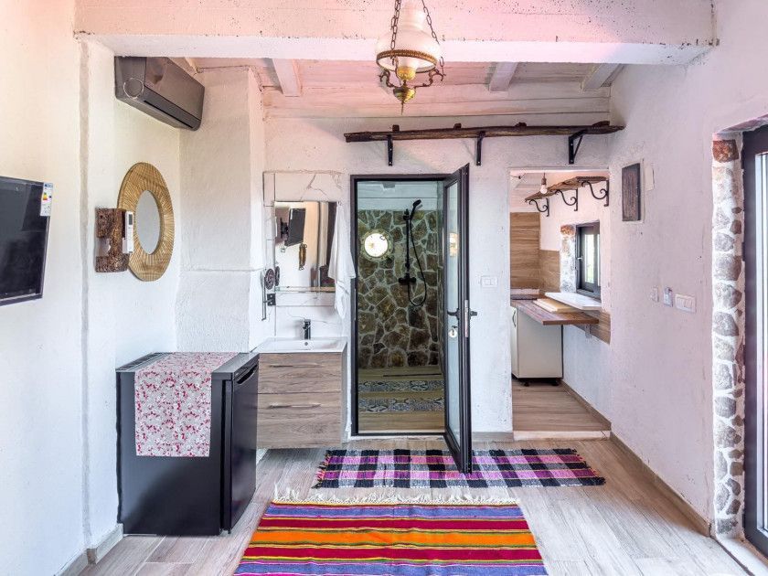 Cottage in Dobra Voda, Montenegro, 240m2 - for 250&nbsp;000€ - Ref: 72560 photo 4