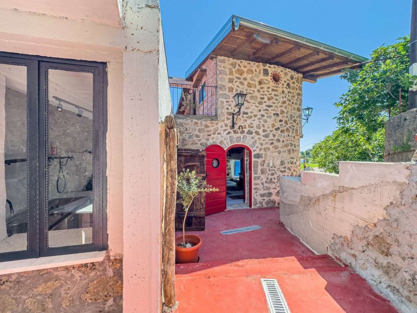 Cottage in Dobra Voda, Montenegro, 240m2 - for 250&nbsp;000€ - Ref: 72560 photo 5