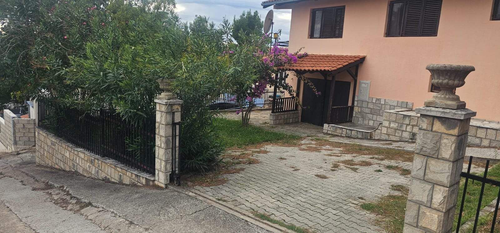 Вилла в Баре, Черногория, 130м2 - стоимость 180&nbsp;000€ - Ref: 72753 фото 1