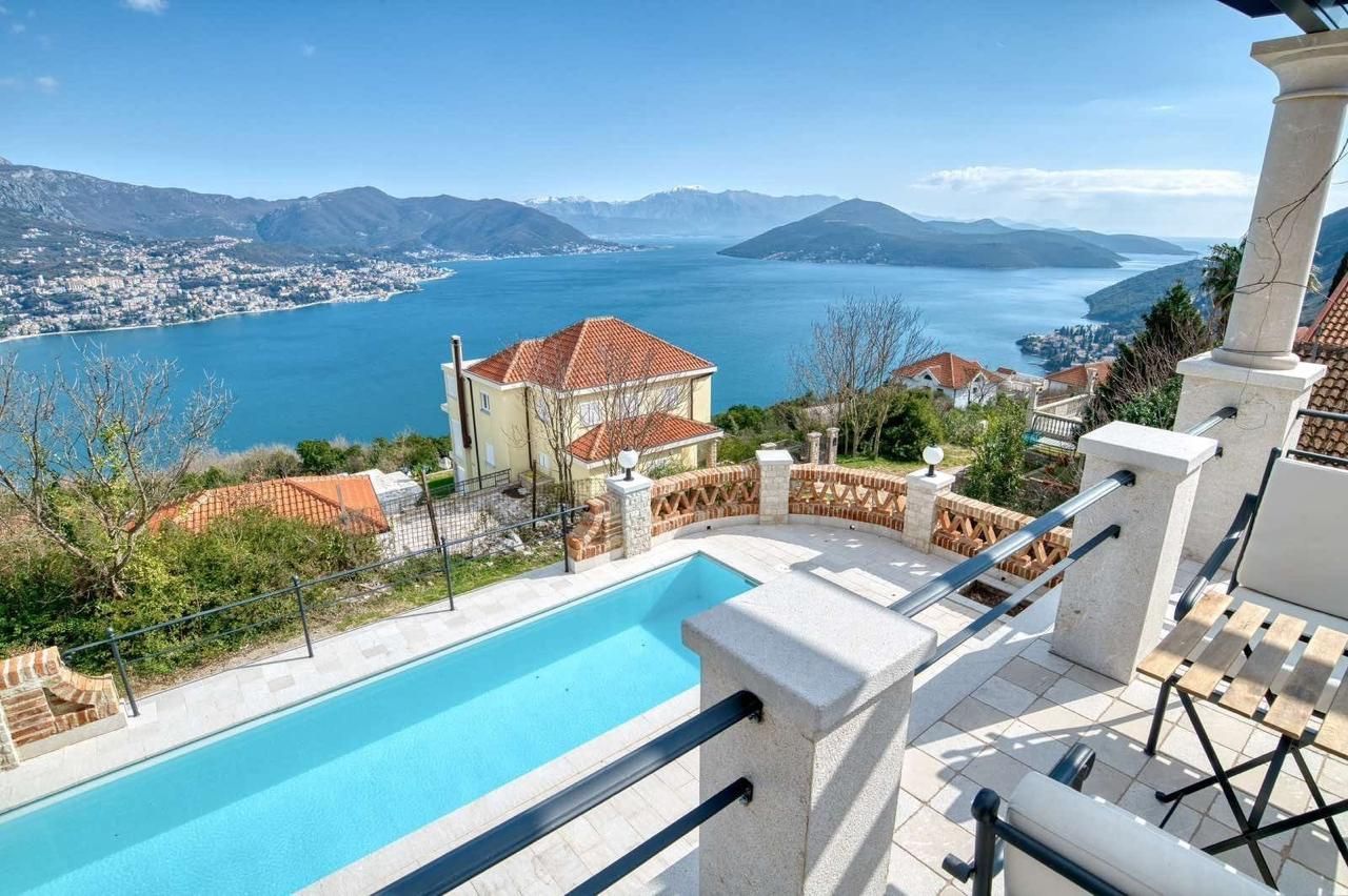 Вилла в Герцег-Нови, Черногория, 168м2 - стоимость 990&nbsp;000€ - Ref: 72805 фото 1