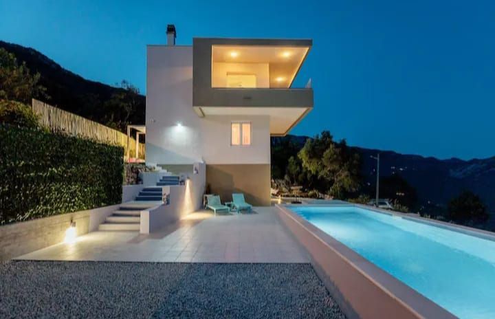 Вилла в Герцег-Нови, Черногория, 205м2 - стоимость 499&nbsp;000€ - Ref: 72807 фото 2