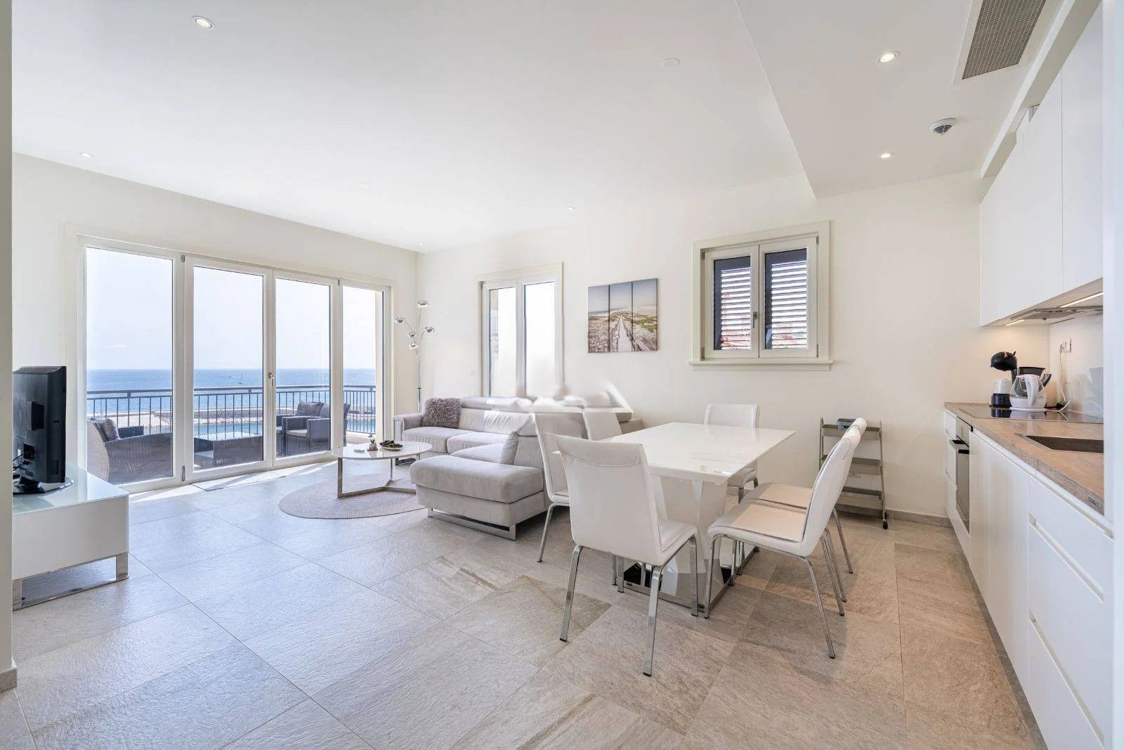 Апартаменты в Тивате, Черногория, 104м2 - стоимость 1&nbsp;150&nbsp;000€ - Ref: 72852 фото 2