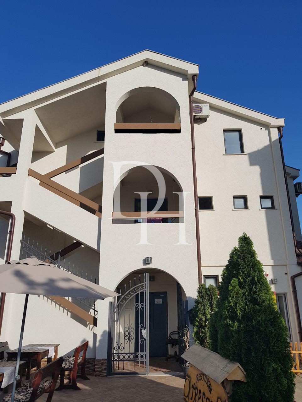 Ресторан в Donia Lastva в Тивате, Черногория - Ref: 10792 фото 1