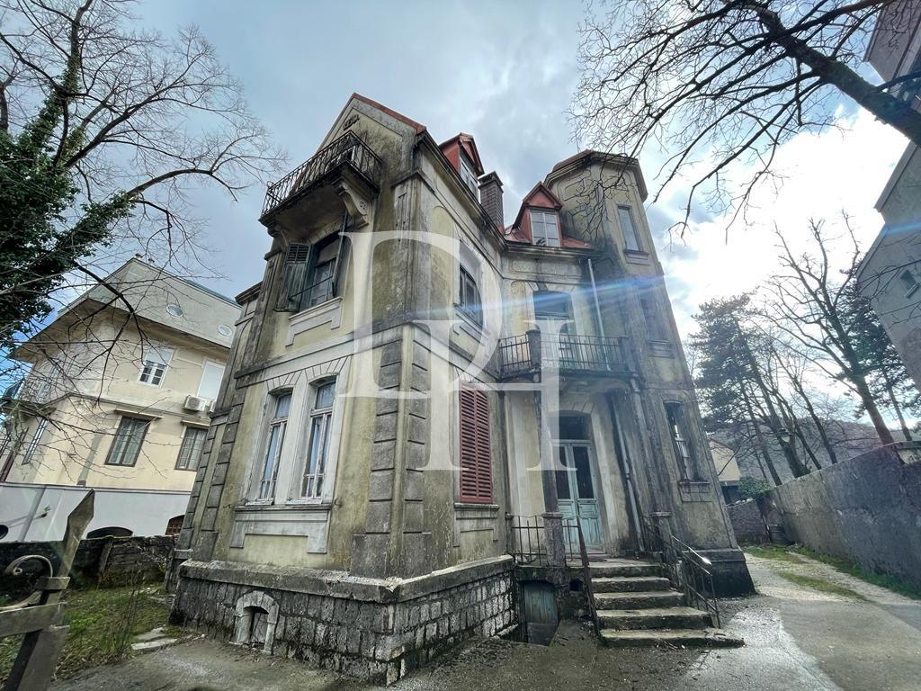 Villa in Cetinje, Montenegro, 275m2 - kosten 283&nbsp;500€ - Ref: 47025 foto 1